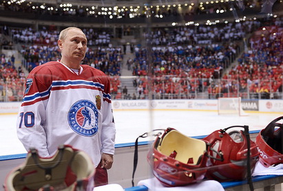 Владимир Путин забросил восемь шайб в гала-матче НХЛ - ФОТО