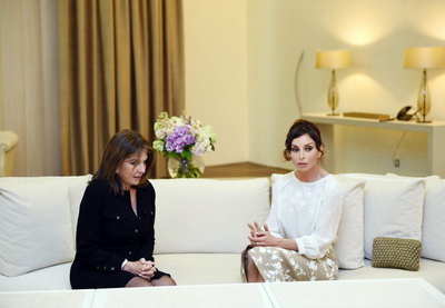 Мехрибан Алиева встретилась с членом Сената Франции Натали Гуле