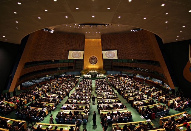 ООН намерена наладить новые отношения с Азербайджаном - Антониус Брук