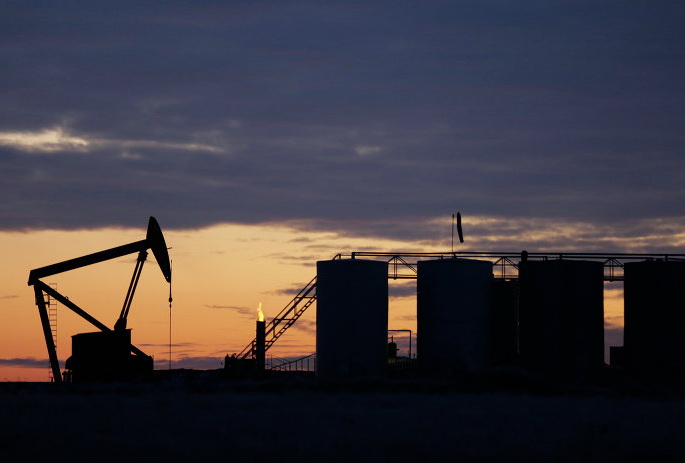 Цены на нефть корректируются ростом после резкого снижения накануне