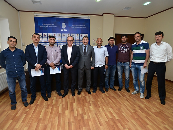 Азербайджанские тренеры получили дипломы УЕФА категории А - ФОТО