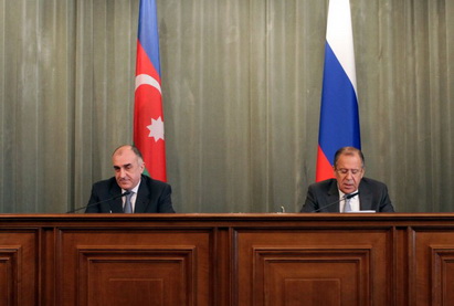 Министры иностранных дел Азербайджана и России провели совместную пресс-конференцию