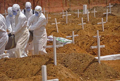 Число заразившихся вирусом Эбола в Западной Африке превысило 27 тысяч человек - ВОЗ