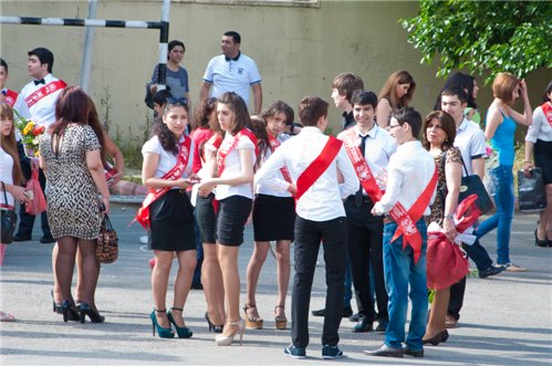 Дорожная полиция Баку обратилась к родителям выпускников в связи с последним звонком