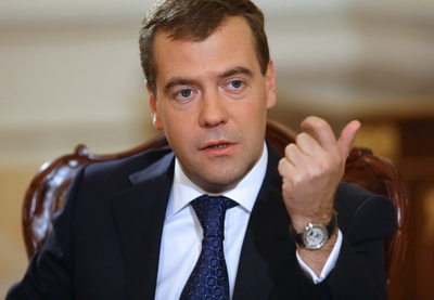 Медведев нашел способ борьбы со спящими на заседаниях министрами
