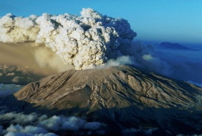 В Японии началось извержение вулкана Кутиноэрабу