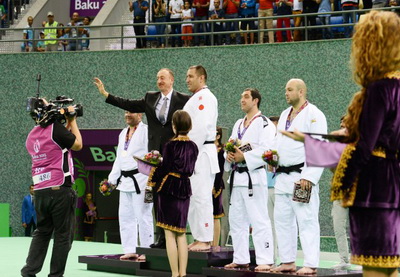 Президент Ильхам Алиев наградил дзюдоистов-паралимпийцев, победивших на Евроиграх - ФОТО
