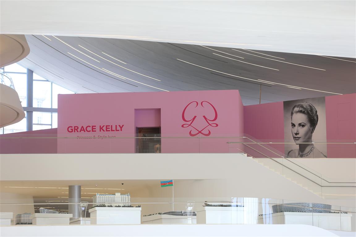 Самые интересные экспонаты выставки «Грейс Келли» в Центре Гейдара Алиева – ВИДЕО