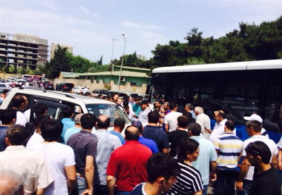 В Баку автобус протаранил внедорожник, есть пострадавшие – ФОТО