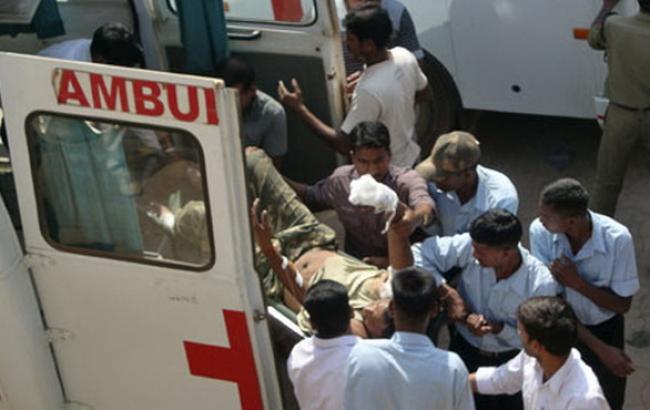 При столкновении автобуса с грузовиком в Индии погибли 25 человек