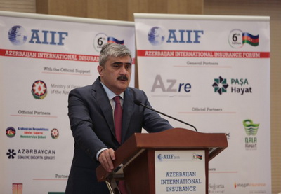 В Баку проходит VI Азербайджанский международный страховой форум - ФОТО