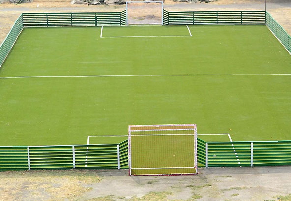 В Гяндже сменили покрытие футбольной площадки – ФОТО