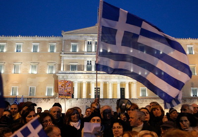 Правящая партия Греции объявила бойкот телеканалу за попытку повлиять на референдум