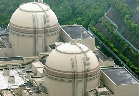 Оператор АЭС на юге Японии приступает к загрузке ядерного топлива