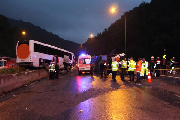 ДТП с участием пассажирских автобусов в Турции: 6 погибших, 40 раненых - ФОТО