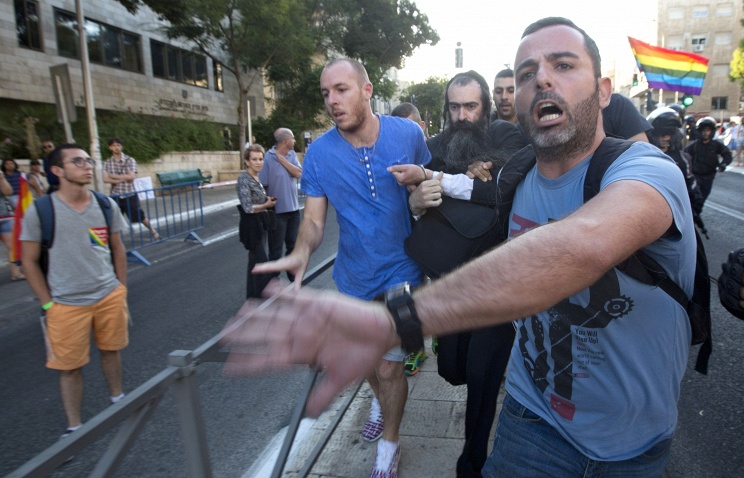 В Иерусалиме израильтянин ранил ножом шестерых участников парада секс-меньшинств