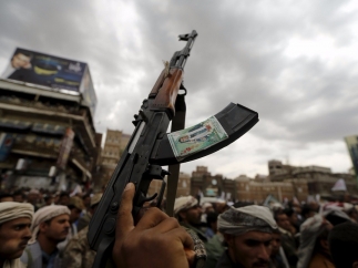 В боях за авиабазу в Йемене погибли 20 человек