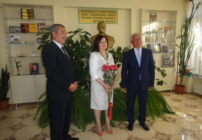 Международный фонд «Деде Горгуд» наградил орденом первую леди Молдовы - ФОТО