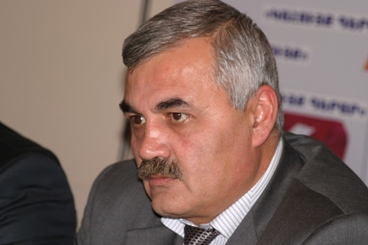 Скончался армянский политолог Левон Мелик-Шахназарян