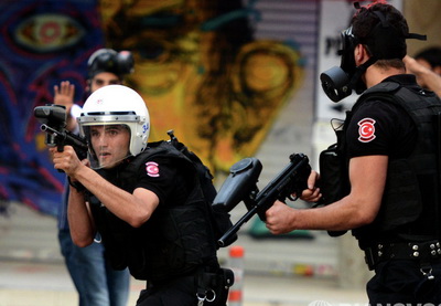 Двое неизвестных открыли огонь в полицейском участке в Стамбуле