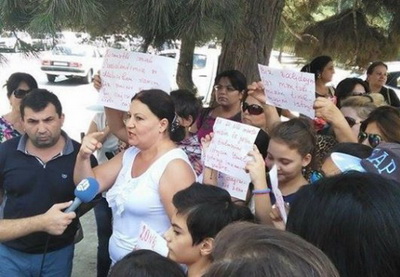 Родители учащихся  20-й школы провели акцию протеста – ФОТО
