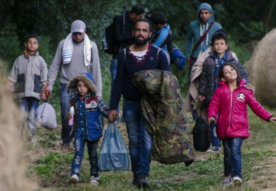 Беженцы с Ближнего Востока сжигают кончики пальцев, чтобы избежать насильственного снятия отпечатков в приграничных странах Европы - ФОТО