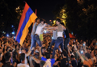 В Армении протестующие собираются заблокировать Дом правительства