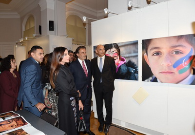 В Париже состоялось открытие фотовыставки «Азербайджан – страна толерантности», организованной Фондом Гейдара Алиева - ФОТО