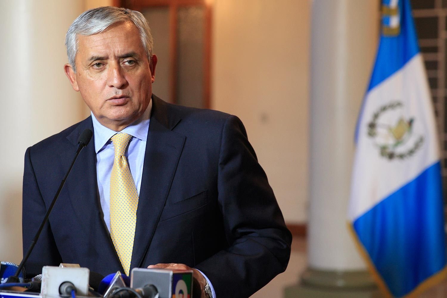 Экс-президента Гватемалы отправили в тюрьму