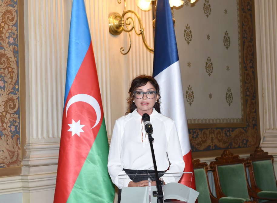 Мехрибан Алиева приняла участие в конференции «Религиозная толерантность:Культура совместного проживания в Азербайджане» в Париже - ФОТО