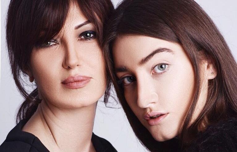 Как сестры! Фотография азербайджанской модели с мамой произвела фурор в сети – ФОТО