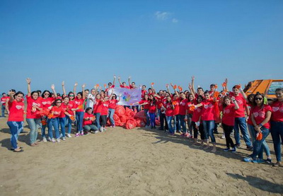 Слава волонтерам, очищающим побережье Каспия от «последствий отдыха» нецивилизованных граждан! - ФОТО