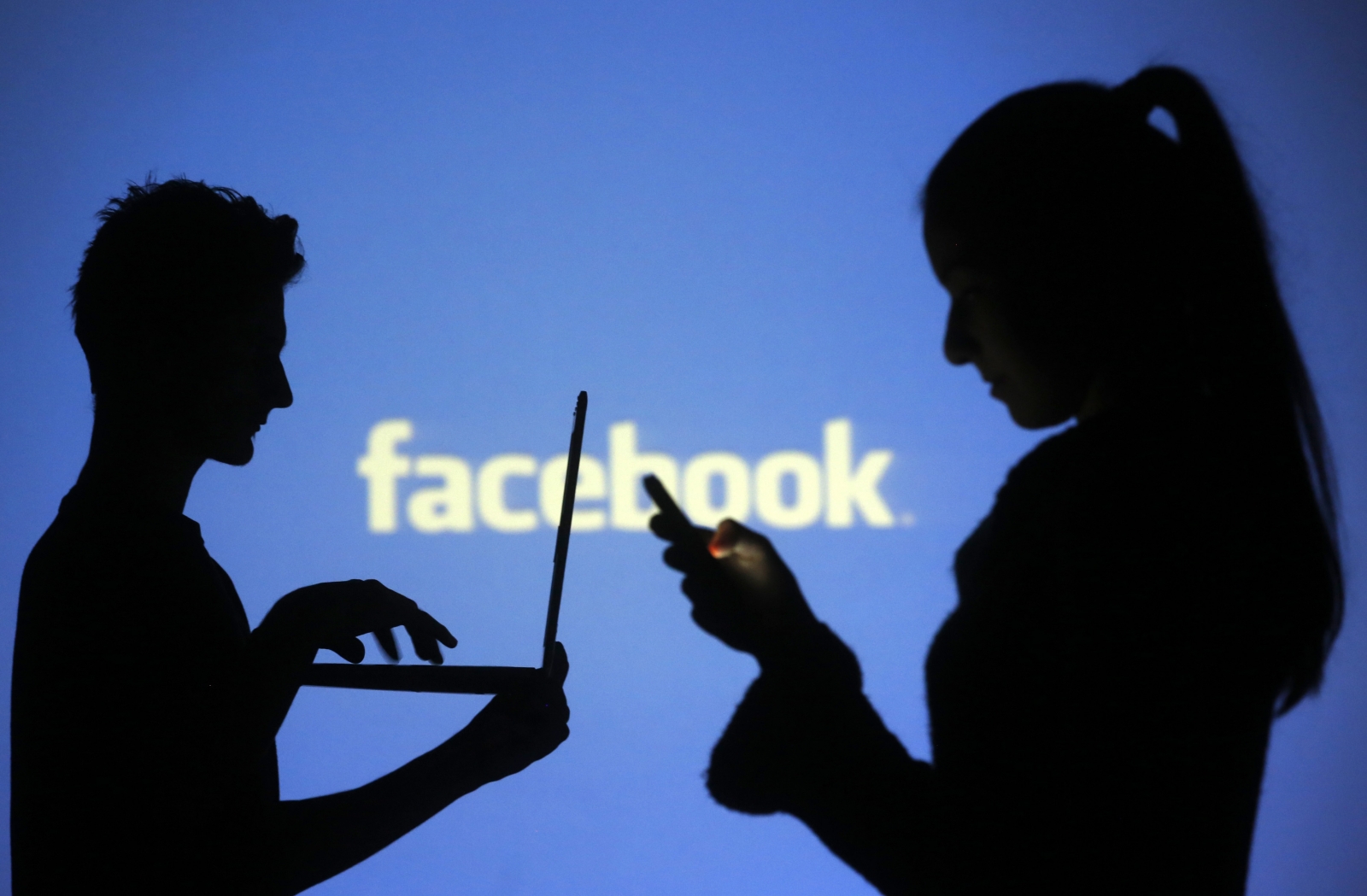 В работе социальной сети Facebook произошел сбой
