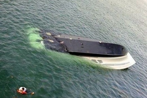 СМИ: лодка с 300 пассажирами перевернулась в Индии, 50 человек пропали