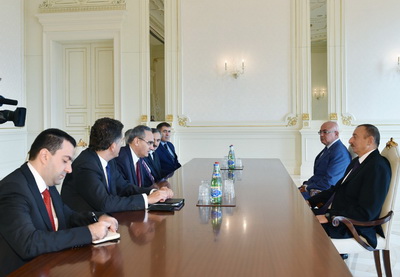 Ильхам Алиев принял министра и таможни и торговли Турции