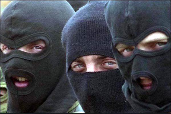 В Баку преступники в масках ограбили автозаправку