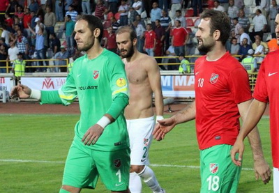 Кямран Агаев отбил пенальти в матче чемпионата Турции - ВИДЕО