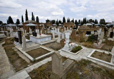 В Баку «обворовали» кладбище