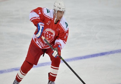 Путин проведет 63-й день рождения с хоккеистами