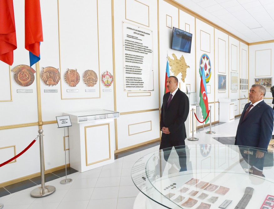 Ильхам Алиев ознакомился с Площадью флага в Гейчае - ФОТО