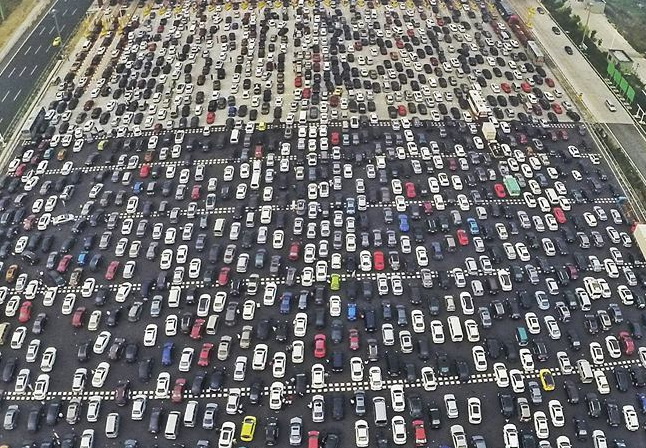 На 50-полосной трассе в Пекине образовалась рекордно большая пробка - ФОТО – ВИДЕО