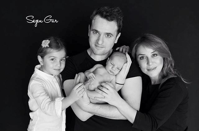 Ирада Ибрагимова с новорожденным сыном и семьей в объективе турецкого фотографа – ФОТО