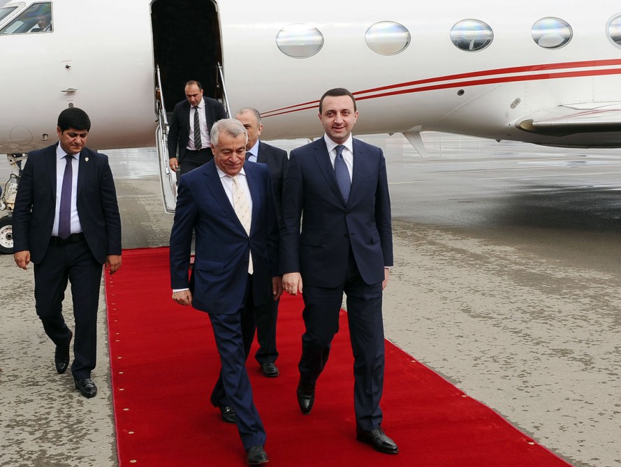 Премьер-министр Грузии прибыл с визитом в Азербайджан