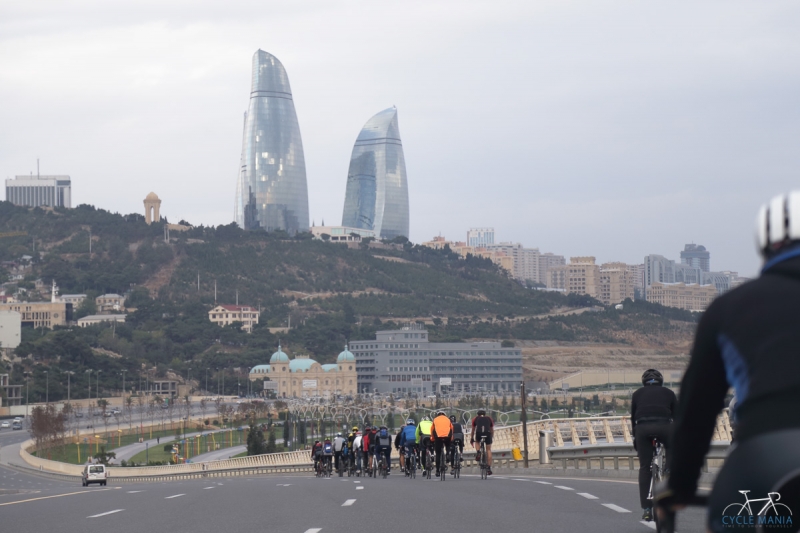 В Баку состоялась велогонка под названием «Познай себя и окружающий мир на двух колесах» - ФОТО