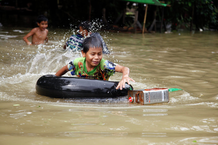Не менее 17 человек погибли из-за схода оползня на юго-востоке Мьянмы