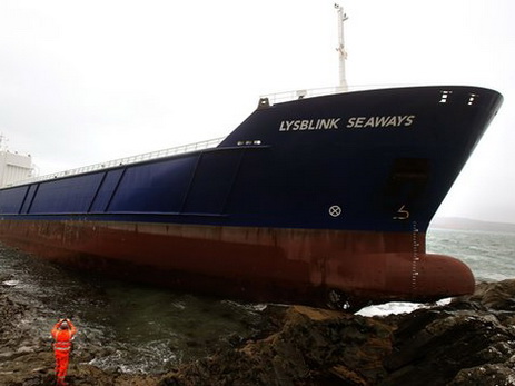 Пьяный российский моряк на полной скорости врезался в берег в Шотландии - ФОТО - ВИДЕО