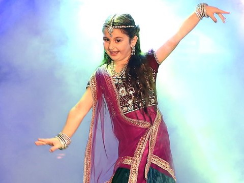 Юная азербайджанская танцовщица покорила жюри турецкого проекта «Yetenek sizsiniz» индийским танцем - ВИДЕО