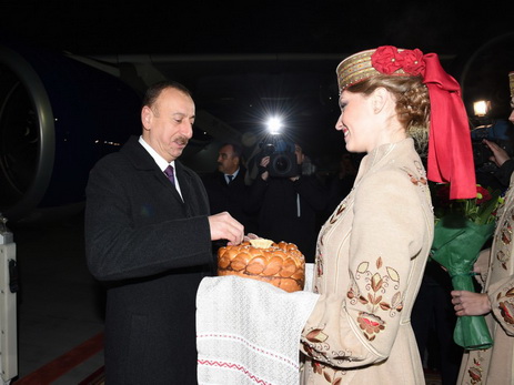 Президент Азербайджана Ильхам Алиев прибыл с официальным визитом в Беларусь - ФОТО