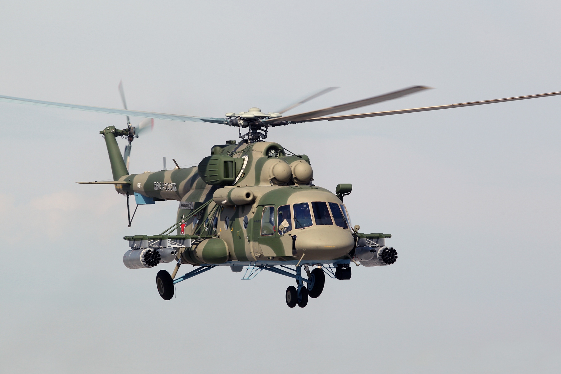 СМИ сообщили о потере связи с двумя российскими вертолетами Ми-8 у границы с Турцией