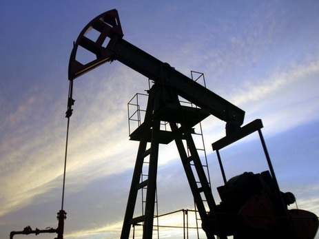 Цены на нефть падают в ожидании данных о запасах США